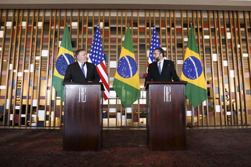 Secretário de Estado dos EUA diz que país partilha com Brasil desejo de que Venezuela volte a ser uma democracia