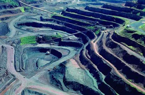 Minério de ferro sobe no exterior e puxa alta nas ações da Vale