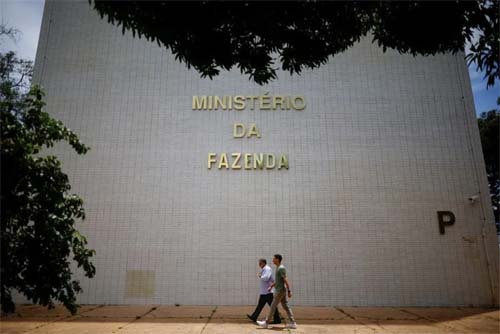 Tarifa de 50% imposta pelos EUA entra em vigor sem plano de socorro do governo às empresas