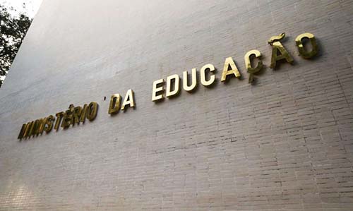 MEC lança campanha sobre cursos gratuitos para professores