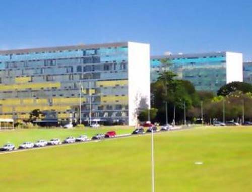 Governo diz que maioria dos servidores aceitou reajuste de 15,8% 