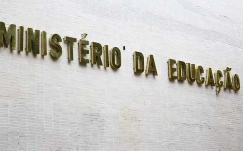 Alagoas recebe investimento de mais de R$ 558 milhões do MEC para fortalecer escolas e formação de professores