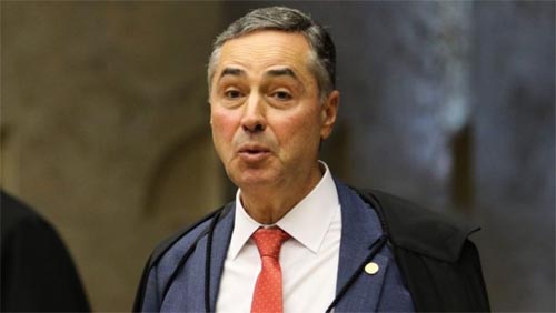 Em 2016, Barroso apontou “excesso de decisões monocráticas” e defendeu solução colegiada