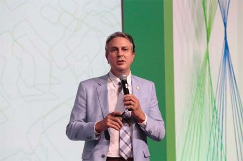 Ministro da Educação: auxílio para alunos do ensino médio deve começar em 2024