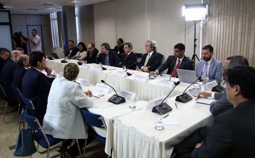 Ministro sinaliza a reitores que pode desbloquear verba das federais a partir de setembro, diz Andifes