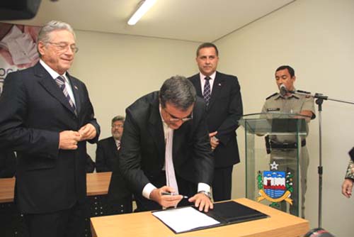 Construção do novo IML é assinada pelo Executivo