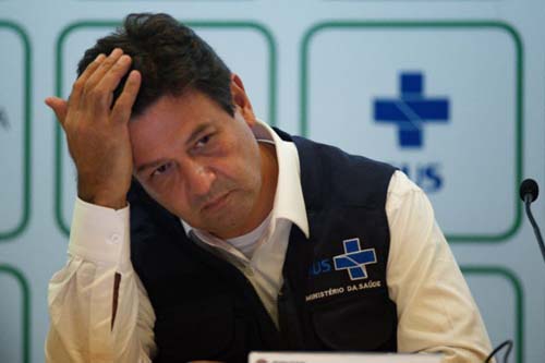 Mandetta avisou a Bolsonaro que defenderia isolamento e pediu que presidente parasse de minimizar pandemia de coronavírus