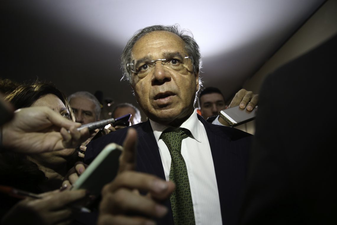 Paulo Guedes diz que pretende cortar até 50% das verbas do Sistema S