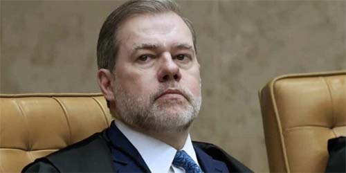 Ministro do STF e aliados embarcam em voo privado para assistir final da Libertadores no Peru