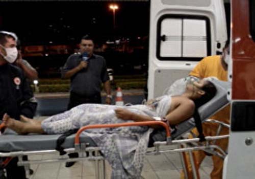 'Clientes' atiram em garota de programa no Pontal da Barra