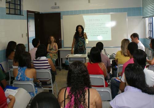 Educação convoca mais 524 monitores para atuar nas escolas estaduais