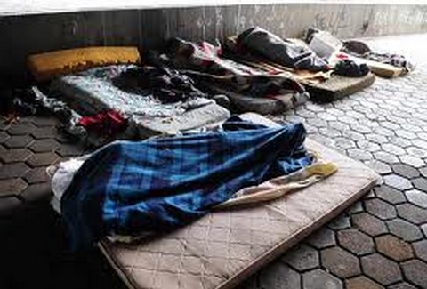 Morador de rua é morto a pedradas no centro de Maceió