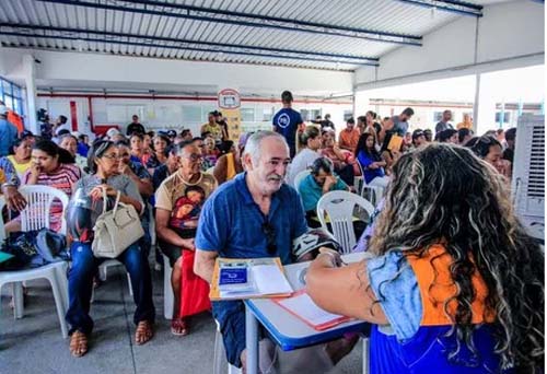 Cadastro traça perfil social de moradores da encosta do Mutange