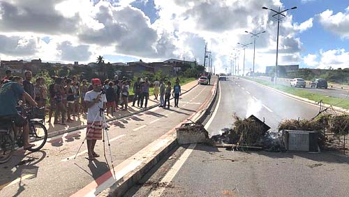 Deslizamento de barreira próximo à Josepha de Mello preocupa moradores