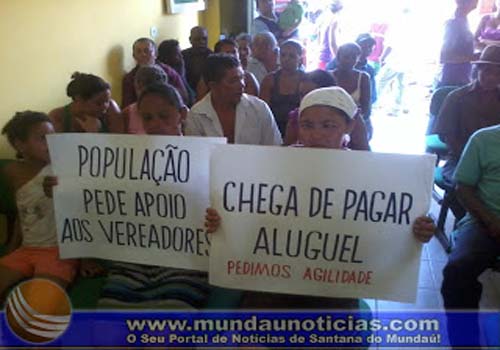 Vereadores se unem aos desabarigados da cheia de 2010 e pedem entregas das casas