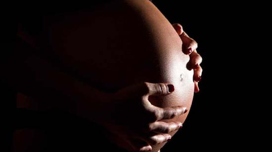 Mortalidade materna volta a subir no Brasil e país revê meta para 2030