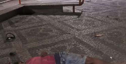 Homem é perseguido e morto a golpes de capacete