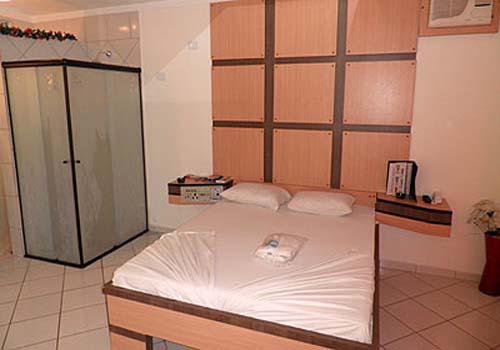 Assaltantes invadem motel e roubam clientes na cidade de Taquarana, AL