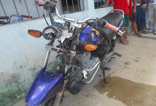 Em Joaquim Gomes homem destrói moto de acusado de tentar matar seu irmão