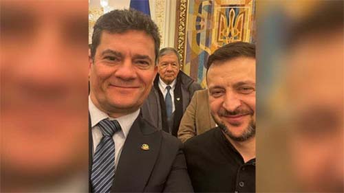 Moro se encontra com Zelensky em Kiev