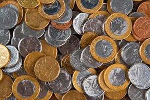 Juros futuros disparam com receio de pacote desidratado e curva aponta alta de 100 pontos-base da Selic