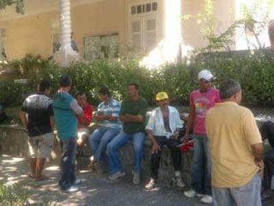 Trabalhadores do MTL ocupam três órgãos públicos