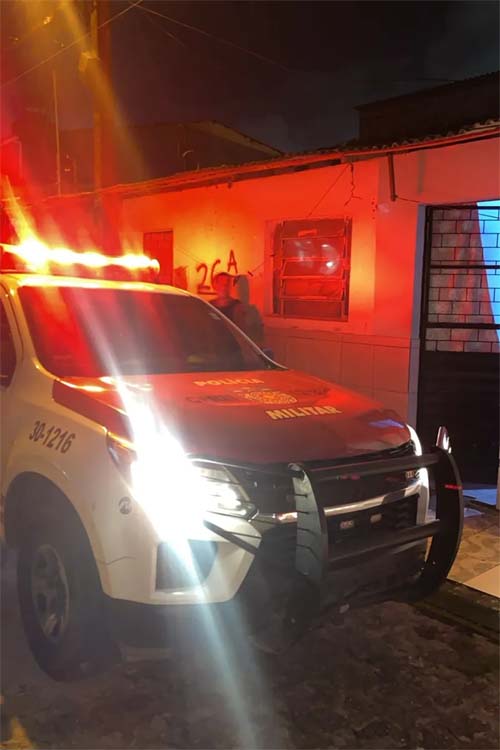 Mulher encontrada sem roupas e sem sinais de violência em residência de Maceió