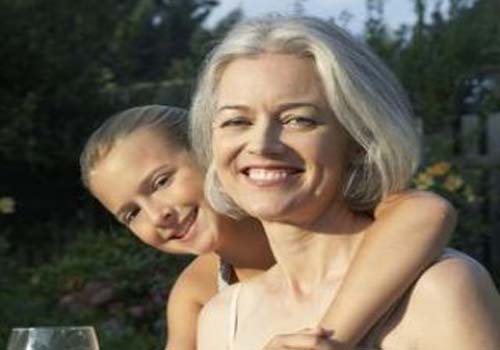 Pesquisa mostra que mulheres são mais felizes aos 50 anos