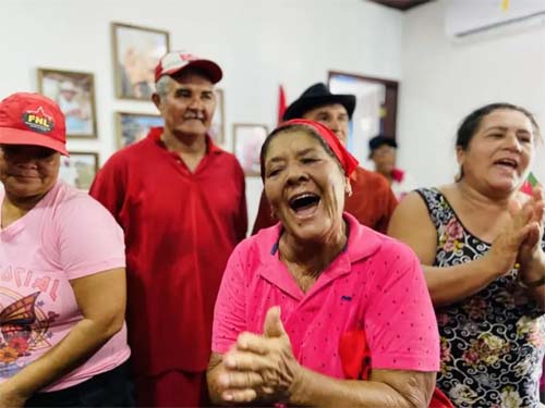 Mulheres camponesas são recebidas pelo presidente do Iteral em ato de mobilização no Dia Internacional da Mulher