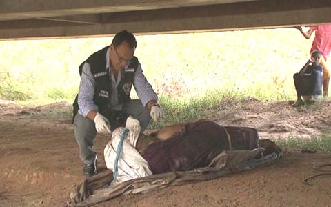 PM encontra corpo enrolado em lençóis