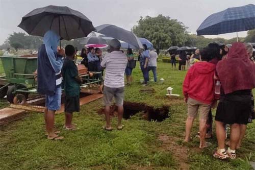 Mulher morta pelo namorado no Natal é velada sob comoção e revolta