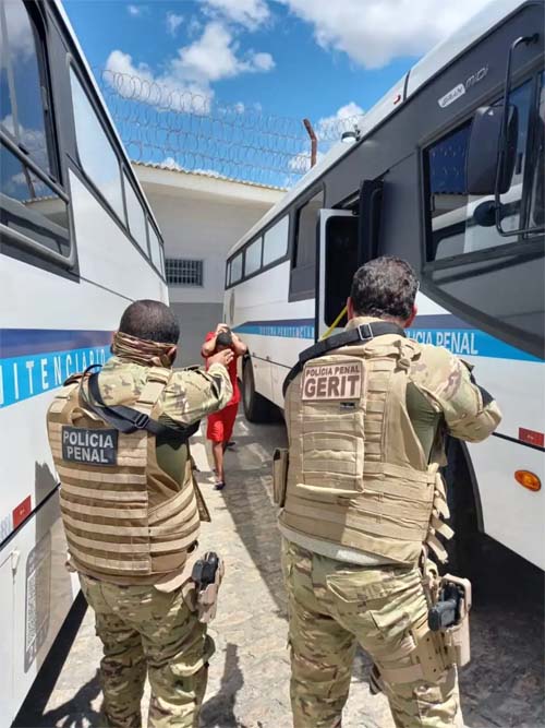 Mulher presa tentando entrar na penitenciária com documentação falsa