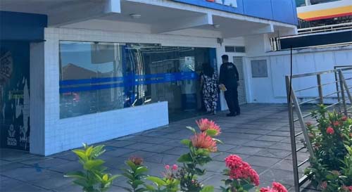 Mulher é presa em flagrante após tentar sacar mais de R$ 210 mil em agências bancárias