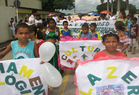 Crianças do PETI fazem caminhada em Murici contra o trabalho infantil