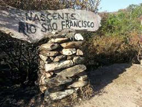 Nas doces águas do rio dos vapores