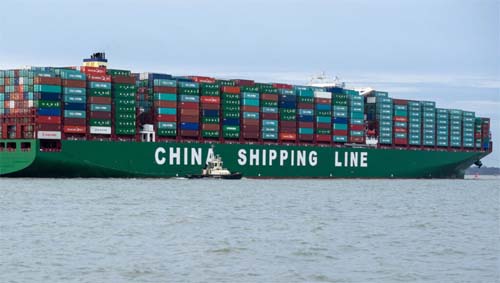 Países aprovam taxa global sobre poluição de navios com apoio do Brasil, desafiando oposição de Trump