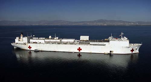 Navio-hospital dos EUA se aproximará da Venezuela em meio a temores de 'provável' invasão