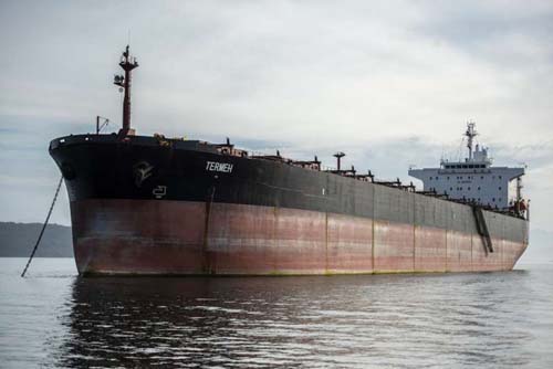 Após abastecimento, navio iraniano deixa o Porto de Paranaguá (PR)