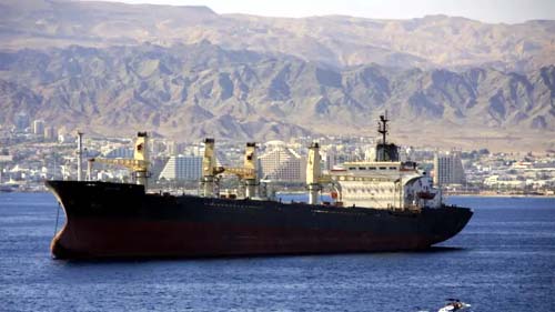 Rússia forneceu dados aos Houthis para orientar ataques a navios comerciais no Mar Vermelho