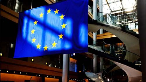 Ameaça de veto húngaro não se consolida e Ucrânia terá auxílio de 50 bilhões de euros