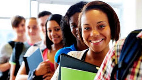 Acesso de negros a escolas cresceu na última década, mas ensino da cultura e história afro-brasileira ainda é desafio