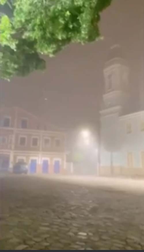 Frio no Sertão: névoa encobre ruas do centro de Água Branca, AL 