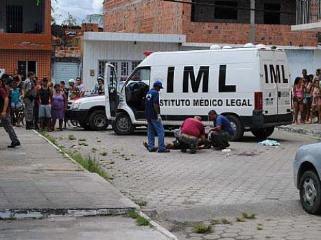 Jovem de 19 anos é assassinada com tiro na cabeça; Polícia suspeita que o marido atirou