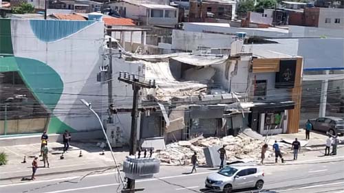Prédio comercial desaba no Recife três dias após desabamento que deixou 14 mortos em Paulista