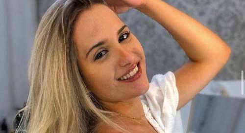 Jogadora de vôlei morre após bater carro contra cavalo em SP