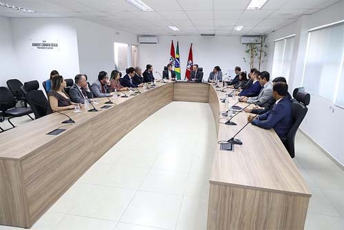 MP recebe denúncias da OAB contra direção do Presídio do Agreste e promete providências