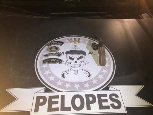 Em Flexeiras, homem é preso por porte de arma de fogo; ele estava de moto e chegou a atropelar policial