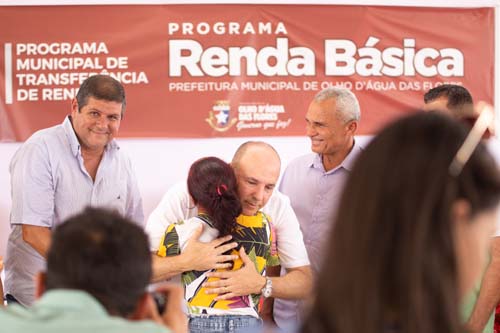 Prefeito lança programa Renda Básica para beneficiar 200 famílias carentes em Olho d’Água das Flores