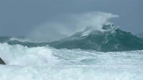 Inmet e Marinha alertam para chuvas e ressaca com ondas de até 3 metros em Alagoas