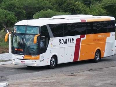 Falso passageiro rende motorista e assalta ônibus interestadual na BR-101